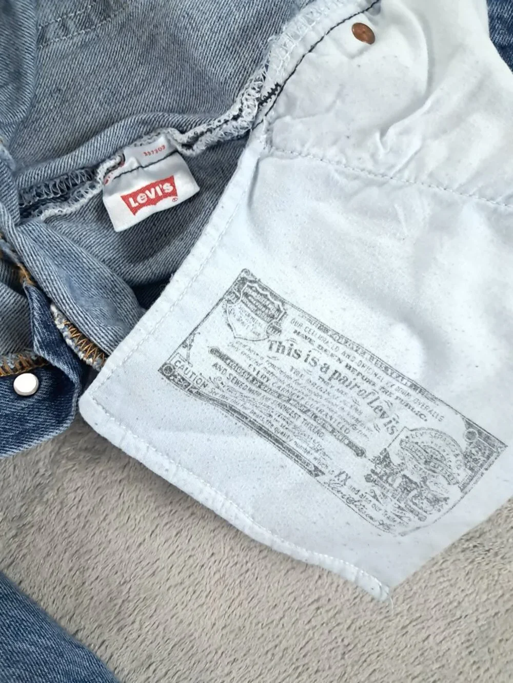 Levis 501 XX Jeans Men 33x33, Tag 34x34 Blue Denim Button Fly Relaxed Straight